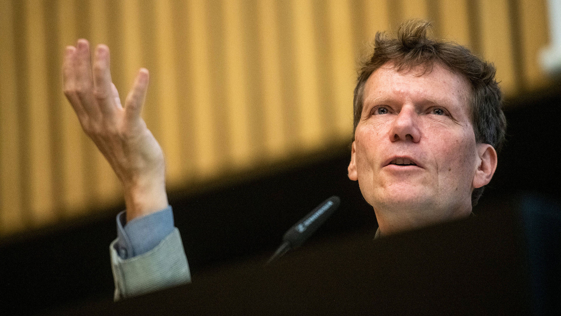 "Wissen über das Leben ist bei den Menschen vorhanden, wir müssen es gemeinsam erschließen." | Hartmut Rosa, Soziologe