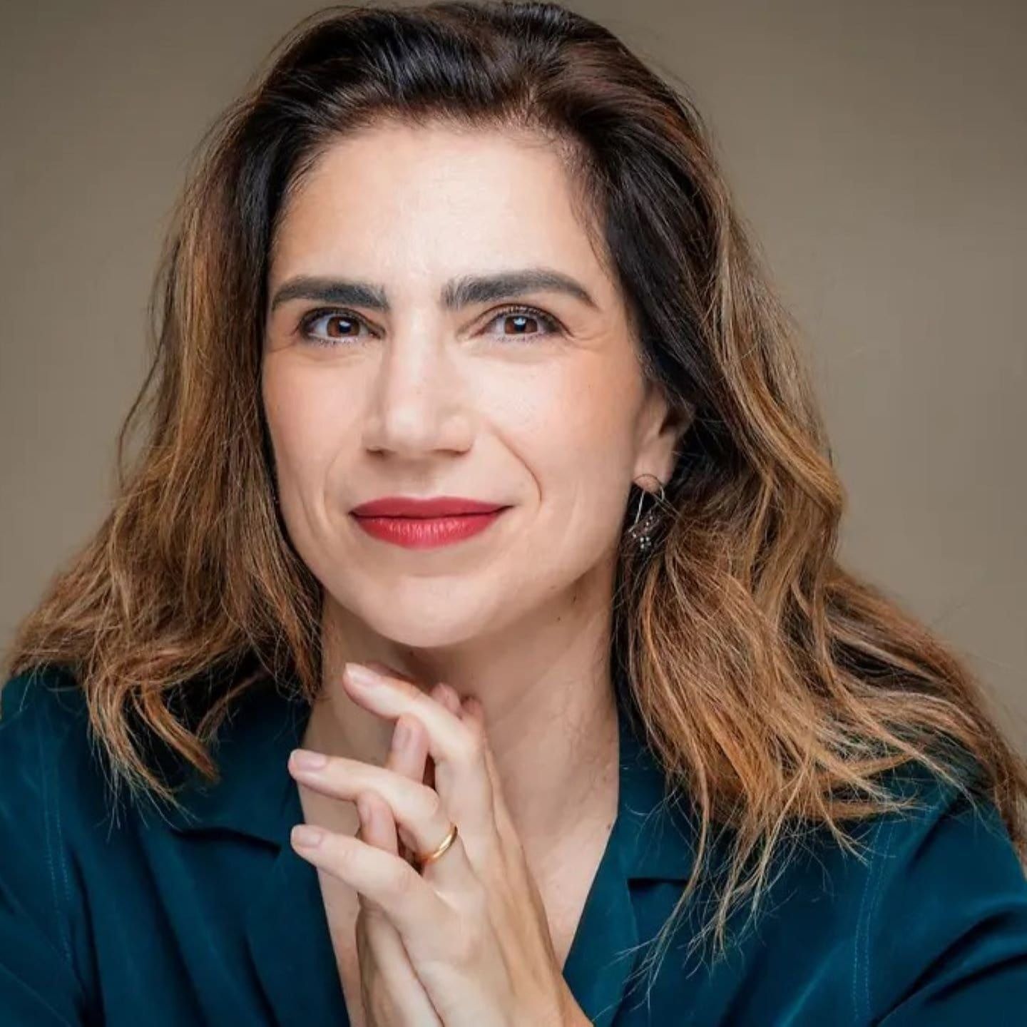 Wo Männer noch mit der Sense herumlaufen – Dana Grigorceas Roman „Tanzende Frau, blauer Hahn“