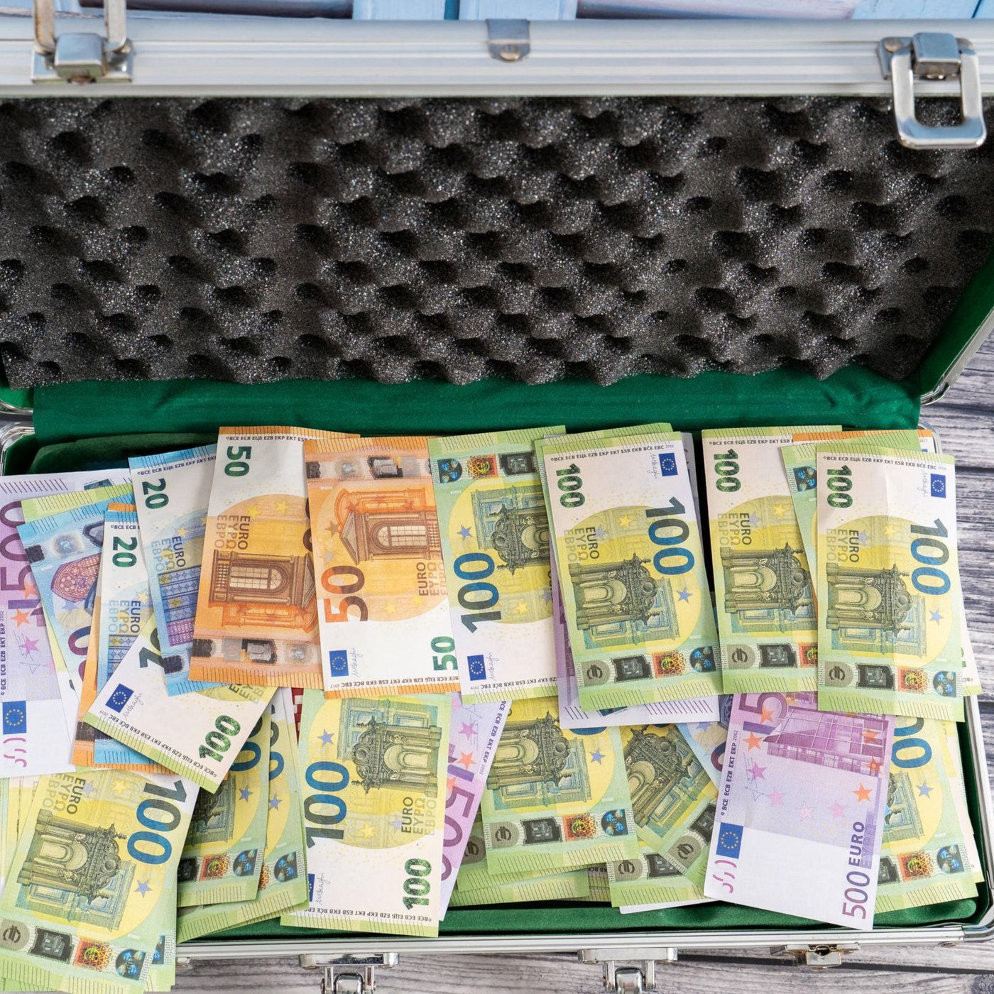 Wolfgang Detel: Die Ungleichheit und die Macht des großen Geldes