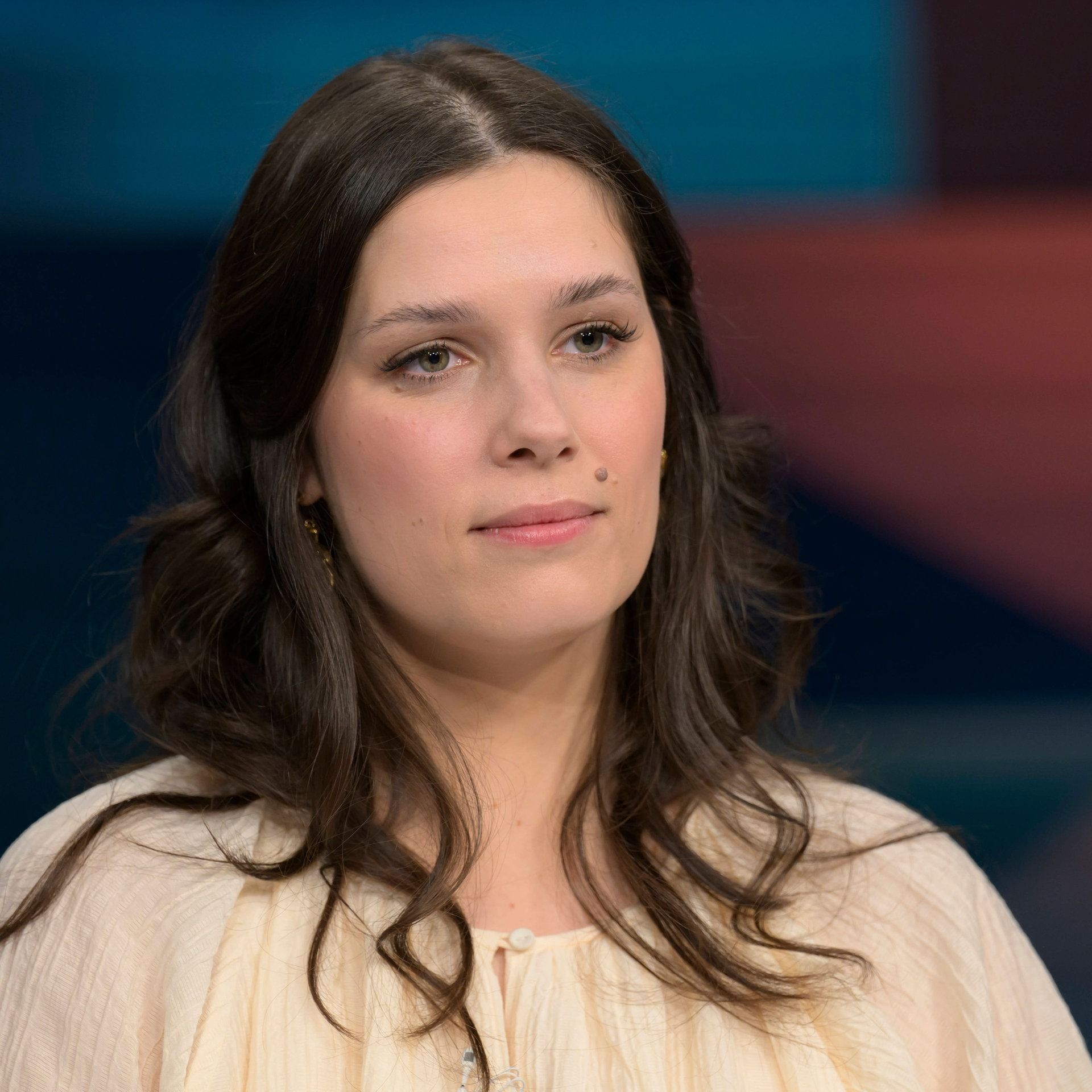 Wütend, aber wiederholend: Tara-Louise Wittwers „Nemesis’ Töchter" bleibt an der Oberfläche