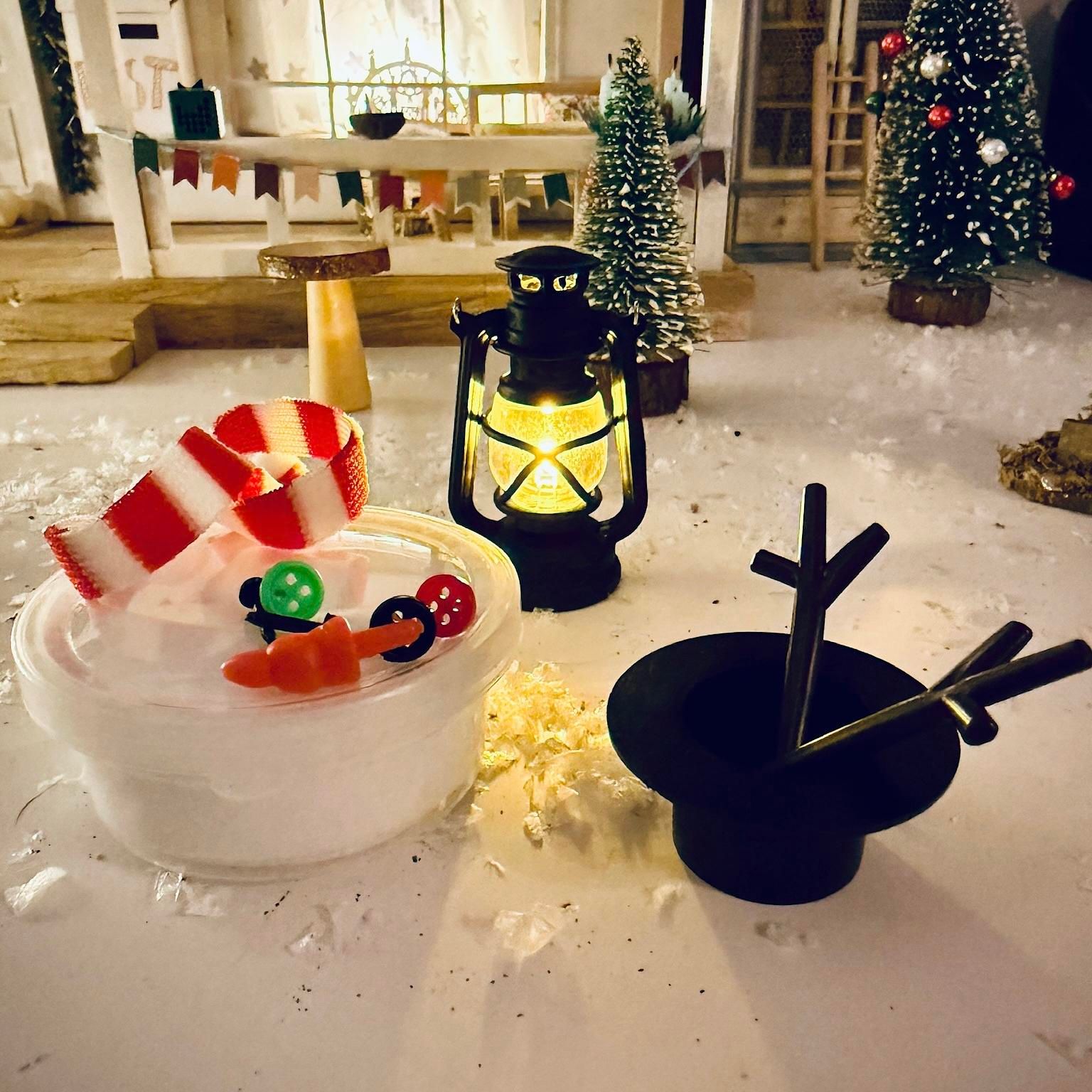 Zauberschnee und ein Schneemann von dem Nordpol
