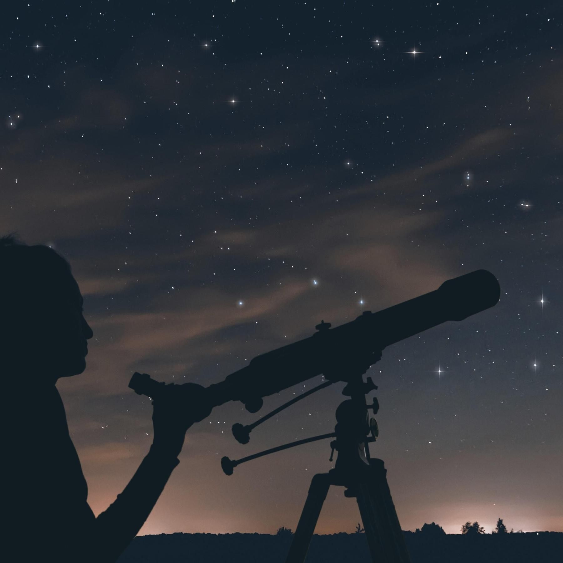 Zirkumpolares Sternbild - Warum der Große Wagen immer über den Himmel rollt | Sternenhimmel im Mai