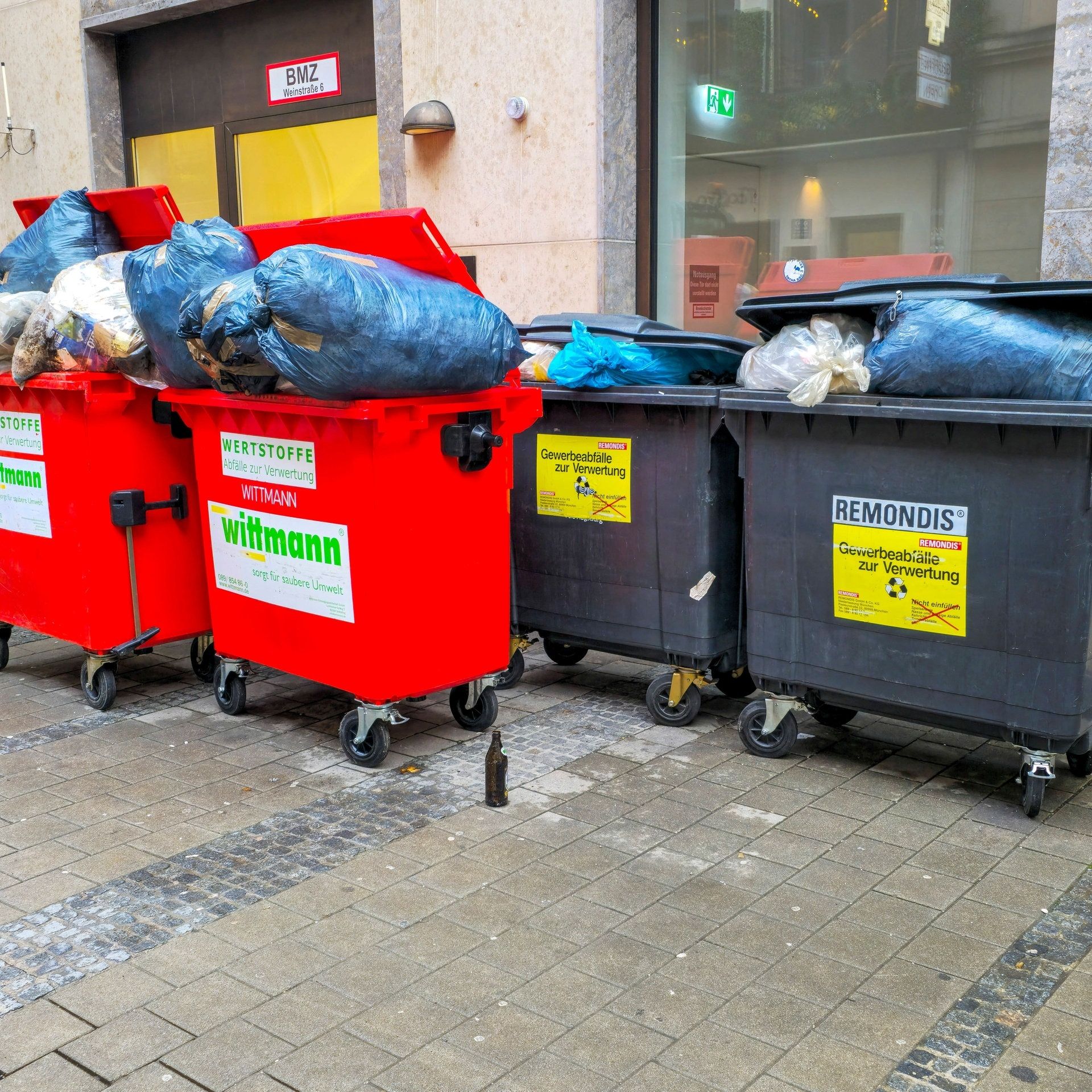 Zu viel Verpackungsmüll – Umweltverbände fordern Mehrwegpflicht
