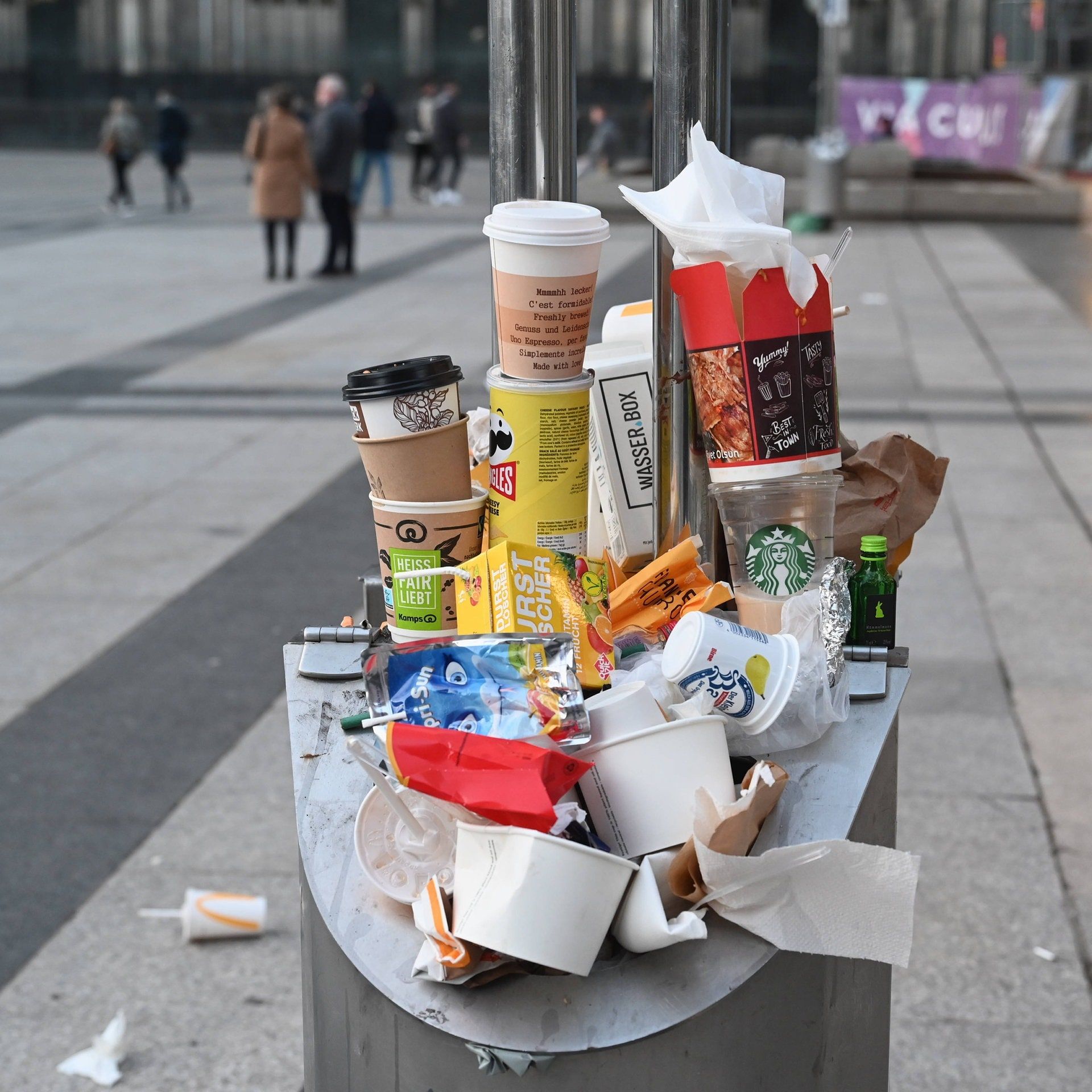 Zur Woche der Abfallvermeidung: Einwegverpackungen verschmutzen Städte und Natur